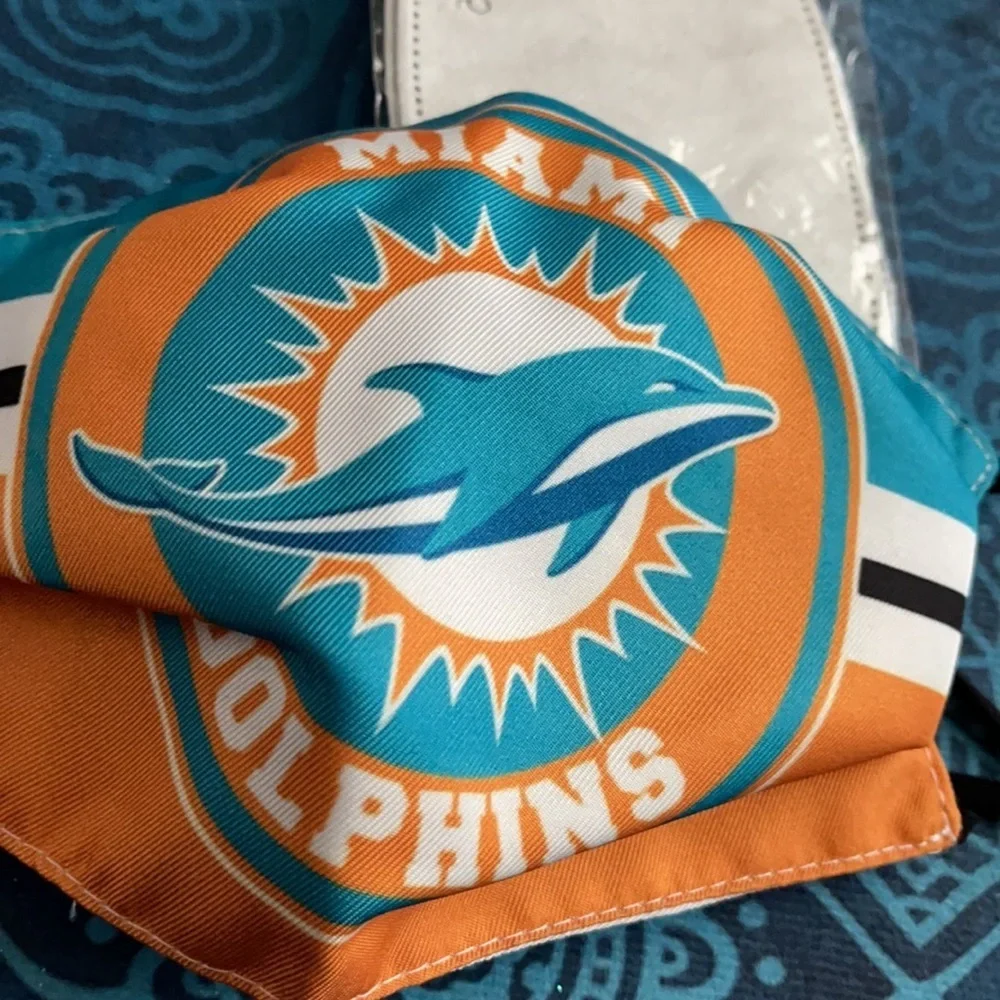 6/$20 New adjustable Miami Dolphins face mask
